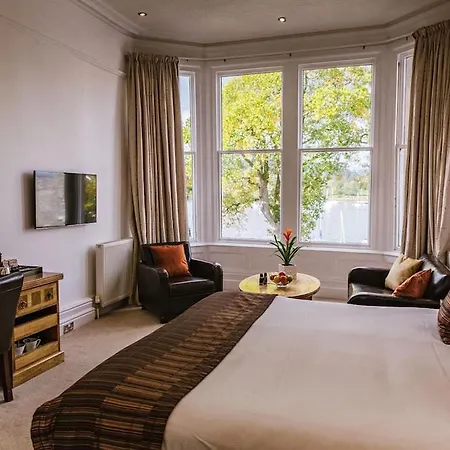 The Waterhead Inn, Ambleside- The Collection Group אורחן אמבלסייד