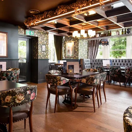 אורחן The Waterhead Inn, Ambleside- The Collection Group 4*
