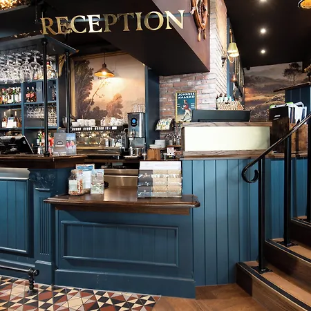 The Waterhead Inn, Ambleside- The Collection Group אמבלסייד