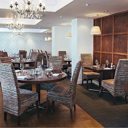 אורחן The Waterhead Inn, Ambleside- The Collection Group אמבלסייד