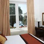 宾馆 The Waterhead Inn, Ambleside- The Collection Group 安布尔塞德
