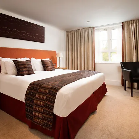 イン The Waterhead Inn, Ambleside- The Collection Group アンブルサイド